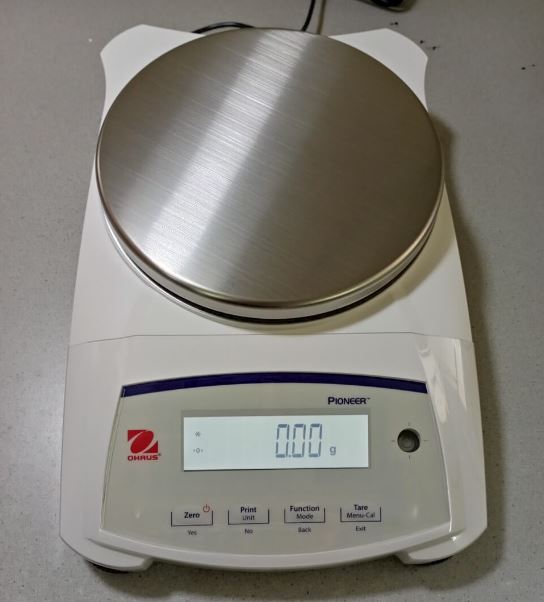 CÂN PHÂN TÍCH 2 SỐ LẺ (5200G X 0.01G) 03